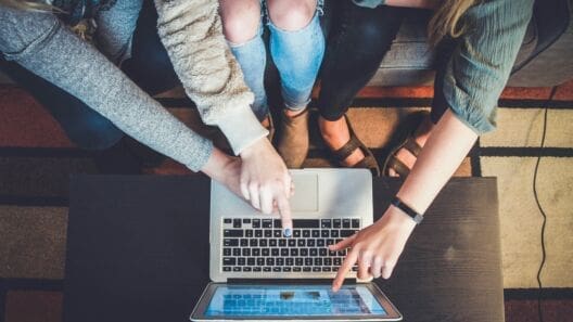 Government launches £1bn youth employment drive