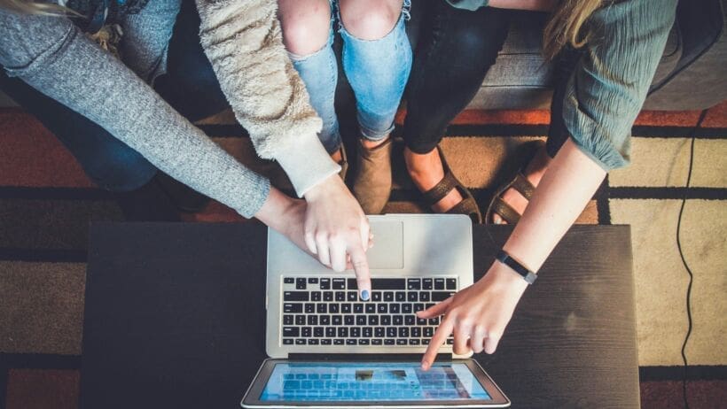 Government launches £1bn youth employment drive